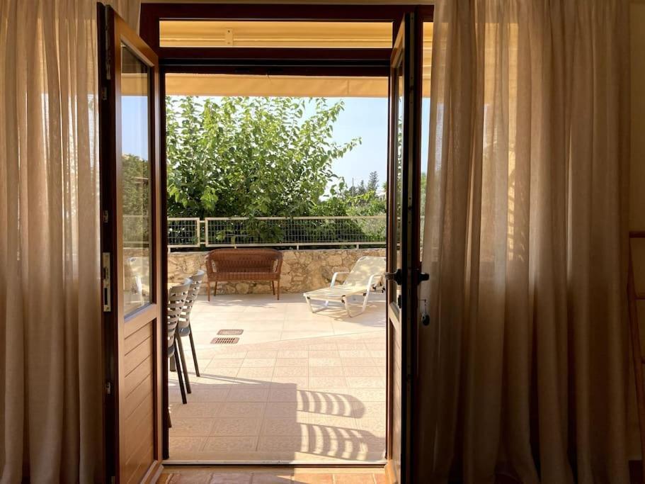 Minoa Ατσιπόπουλο